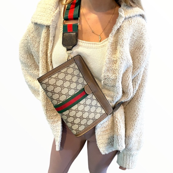 Luxury giveaway, $5 Chanel. Like this listing to be notified of my next show - Picture 10 of 13